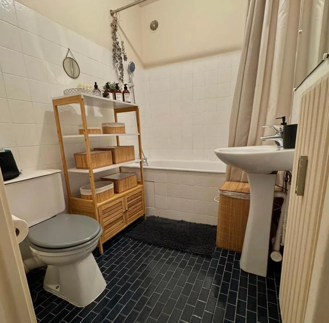 Appartement Meuble Paris - 10E Arrondissement 0*,  Francja